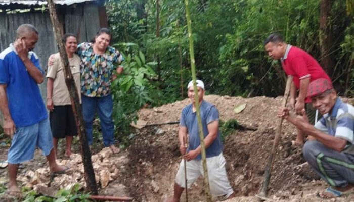 Umat Basis St. Theresia Kalkuta Kupang Bangun Bak Sampah Secara Swadaya