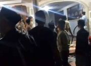 Viral !!! Sejumlah Warga Membawa Sajam Merusak Rumah