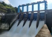 PLTA Koto Panjang Buka Lima Pintu Pelimpah, Warga Sepanjang Sungai Kampar Diminta Waspada