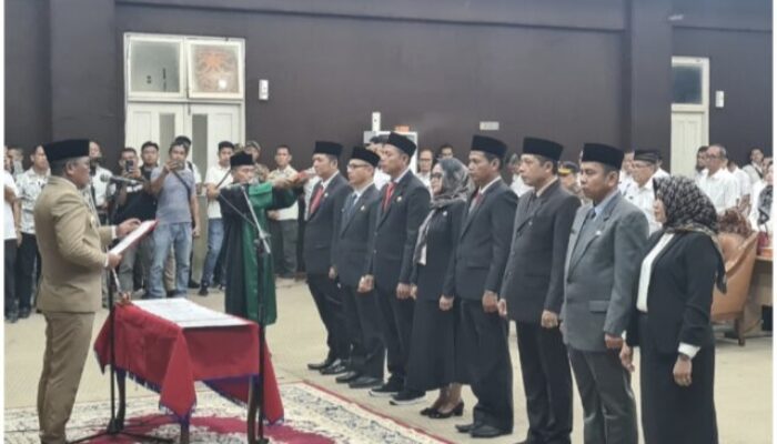 Bupati H. Zukri, S.M Lantik 7 Pejabat Eselon II dan Direktur BPR Dana Amanah