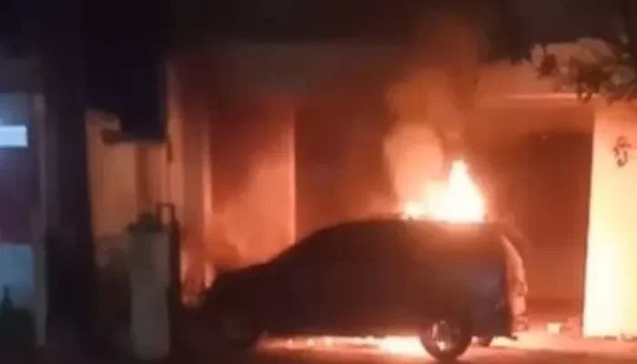 Polisi Ringkus Pelaku Pembakaran Dua Mobil di Cianjur, Motif Cemburu Buta Terungkap