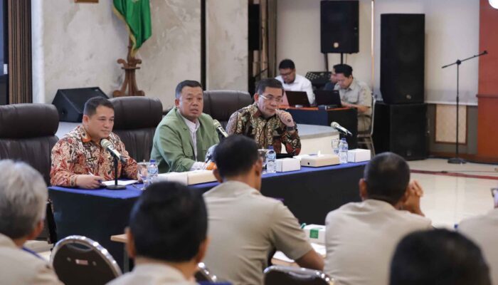 Dorong Percepatan Penyelesaian Masalah Pertanahan, Menteri Nusron Beri Pembinaan di Kanwil BPN Provinsi Jawa Timur