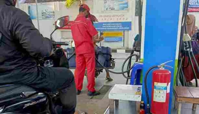 Tengkulak Pertalite Merajalela di SPBU Sidorejo Bojonegoro, Warga: Sudah Kayak Mafia BBM
