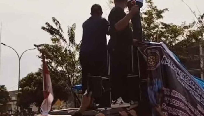 Bupati Pelalawan Temui Ribuan Massa Penolak Relokasi TNTN, Minta Warga Bersabar Tunggu Keputusan Terbaik