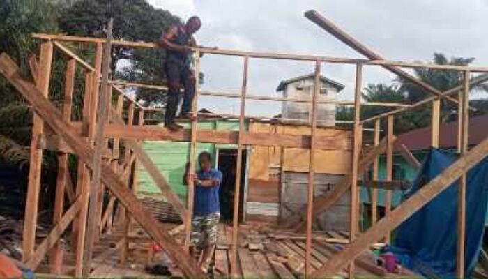 BAZNAS Pelalawan Beri Bantuan Renovasi Rumah, Mariana dan Keluarga Panjatkan Doa Syukur