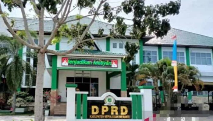 Mahasiswa Mendesak Proses Hukum Sekwan DPRD Meranti atas Dugaan Mark-up Rp.5 Miliar