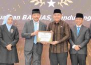 Wamen Ossy Terima Penghargaan Baznas Award 2025