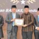 Wamen Ossy Terima Penghargaan Baznas Award 2025