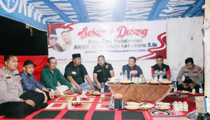 Kapolres Pelalawan Sapa Warga di Pos Ronda, Apresiasi Peran Aktif Jaga Keamanan