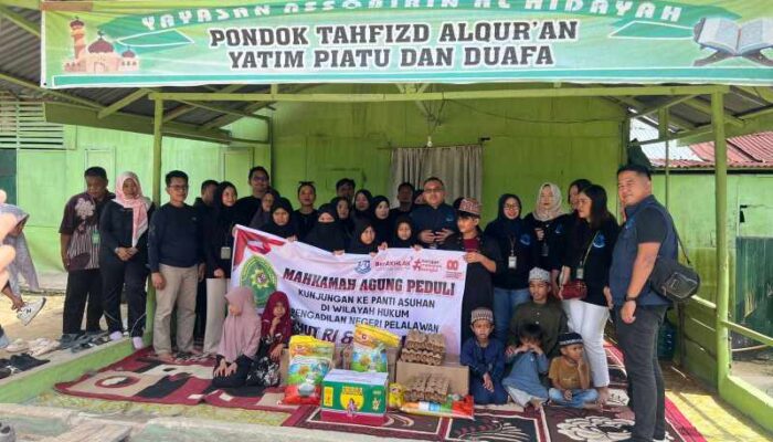 Rayakan HUT MA ke-80, PN Pelalawan Bantu Santri Panti Asuhan Assobirin Alhidayah