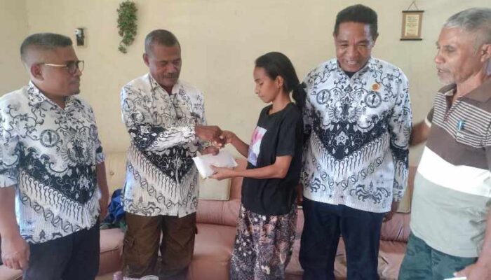 Solidaritas PGRI Cabang Witihama Beri Dana 10 Juta untuk Korban Pelecehan Seksual