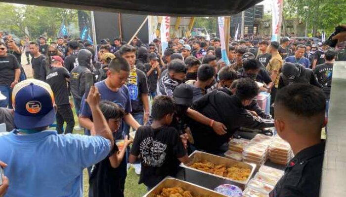 Brimob Riau Gandeng Suporter PSPS Pekanbaru, Bangun Kebersamaan Lewat Kegiatan Dapur Lapangan