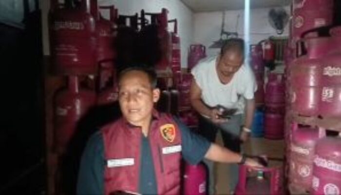 Tiga Pengoplos Gas Elpiji Subsidi ke Non-Subsidi Diringkus di Pekanbaru