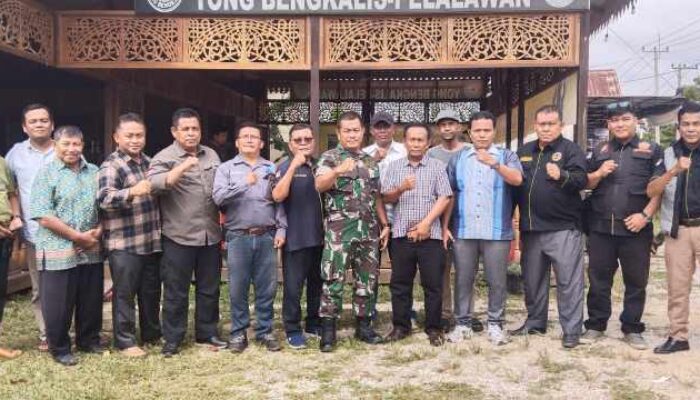 Jalin Keharmonisan, Perwira Penghubung Kodim 0313/KPR Sambangi Awak Media di Pelalawan