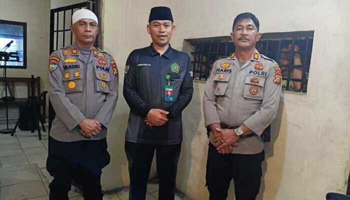 Polsek Pangkalan Kuras Fasilitasi Bimbingan Rohani, Ajak Tahanan Introspeksi dan Tata Hidup Berdasarkan Takwa