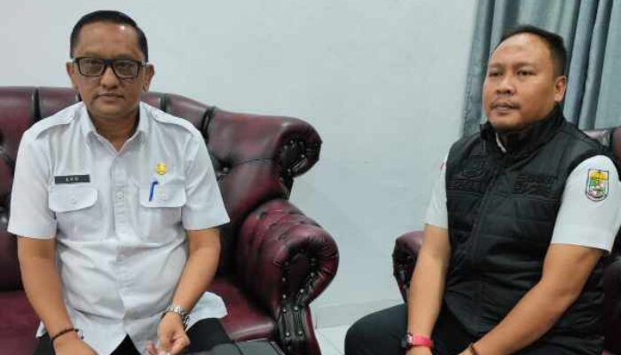 Gelar Press Release, DLH Pelalawan Jelaskan Penyebab Kematian Masal Ikan di Desa Sering