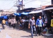 DLH dan Kecamatan Bilah Hulu Pasang Spanduk Larangan Buang Sampah di Pasar Aek Nabara