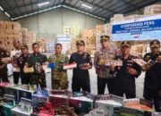Bea Cukai Bongkar Gudang Rokok Ilegal Rp300 Miliar di Pekanbaru, 160 Juta Batang Disita