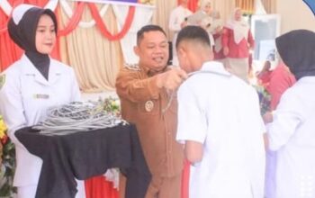 Wabup Labuhanbatu Hadiri Capping Day SMK Al-Azis: Tekankan Etika dan Pengabdian Perawat