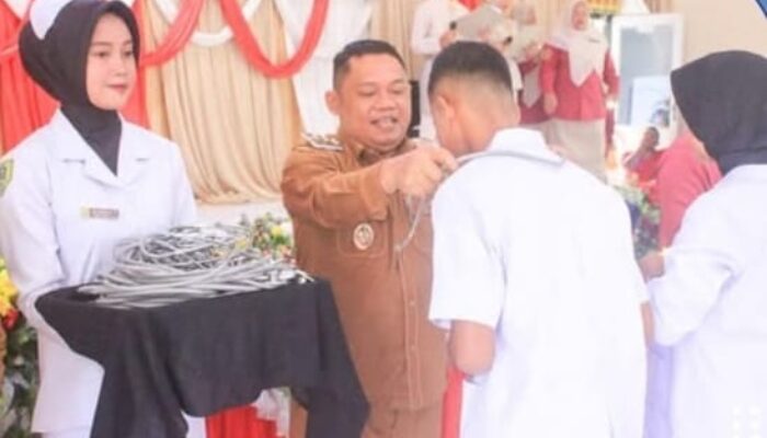 Wabup Labuhanbatu Hadiri Capping Day SMK Al-Azis: Tekankan Etika dan Pengabdian Perawat