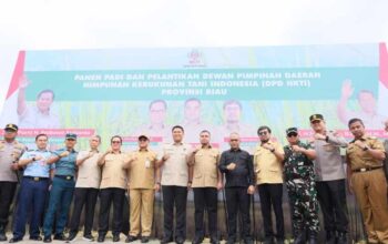 Kasdam XIX/Tuanku Tambusai Hadiri Panen Raya Padi dan Pelantikan Pengurus DPD HKTI Provinsi Riau