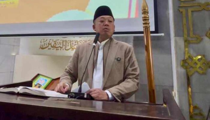 Kajian Tarawih di Masjid UI, Menteri Nusron Bicara Sanad Keilmuan dan Etika Kepemimpinan