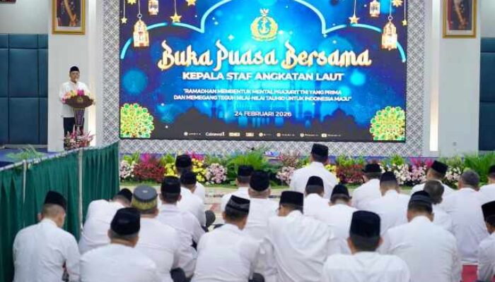 Berikan Tausiah di Buka Bersama KASAL, Menteri Nusron: Negara Besar Mampu Ciptakan Rasa Aman