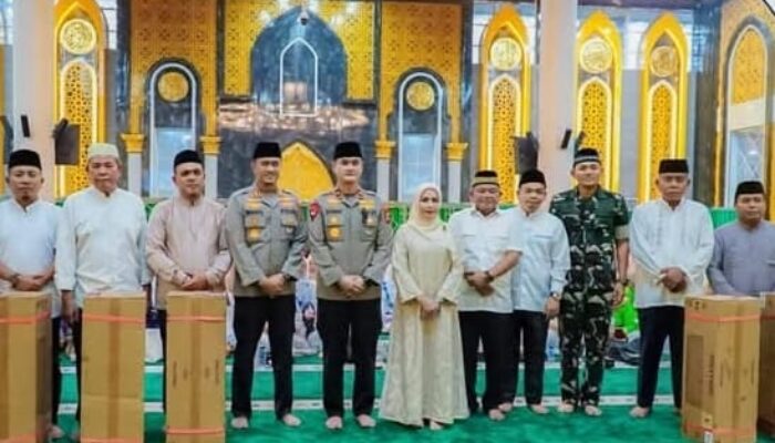 Awali Safari Ramadhan 1447 H, Bupati Labuhanbatu dan Wakapolda Sumut Pererat Silaturahmi di Masjid Al-Ikhlas