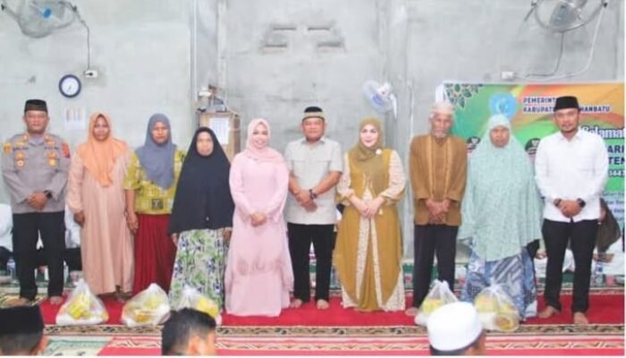 Bupati Maya Hasmita Pimpin Safari Ramadhan di Panai Tengah, Serahkan Bantuan untuk Rumah Ibadah dan Masyarakat