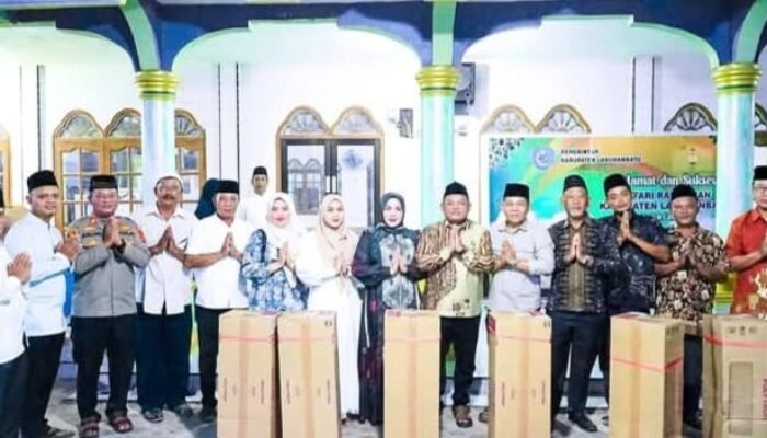 Wabup Labuhanbatu Jamri Gelar Safari Ramadhan di Panai Hulu, Salurkan Bantuan untuk Masyarakat dan Masjid