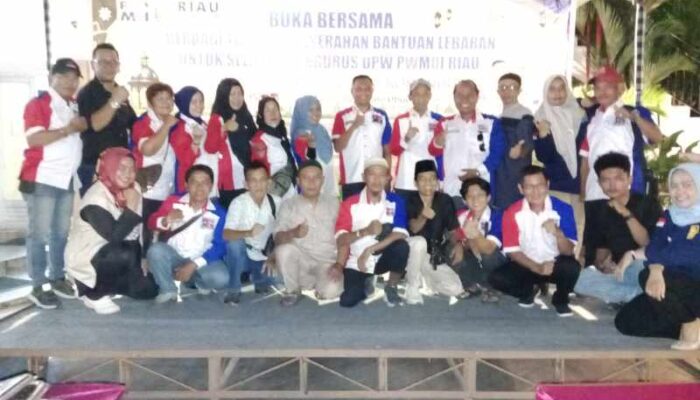 Pererat Silaturahmi, DPW PWMOI Riau Gelar Bagi-Bagi Takjil dan Buka Puasa Bersama