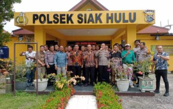 Pisah Sambut Kapolsek Siak Hulu, Ketum Ormas LCI Hadiri Undangan Bersama Insan Pers