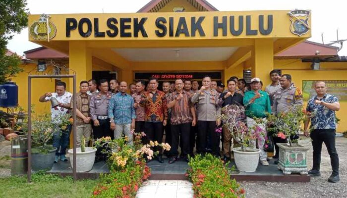 Pisah Sambut Kapolsek Siak Hulu, Ketum Ormas LCI Hadiri Undangan Bersama Insan Pers