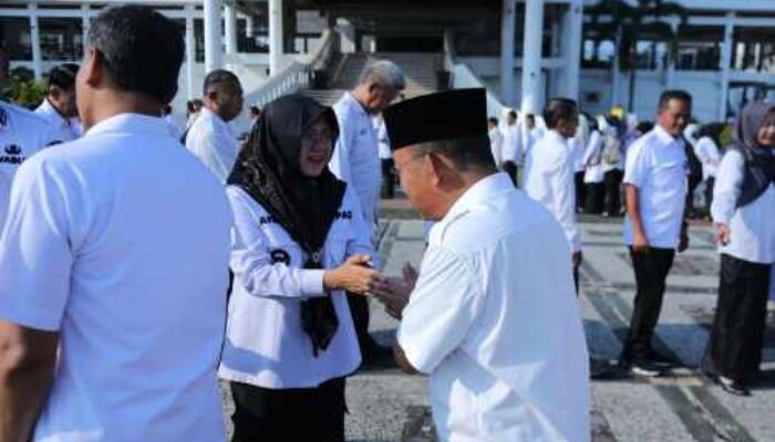 Hari Pertama Kerja Pasca Lebaran, Bupati Siak Ajak ASN Tetap Solid Hadapi Tekanan Keuangan