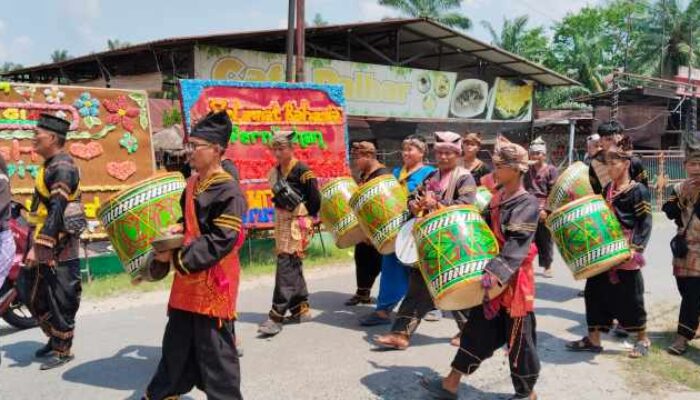 Melestarikan Jati Diri di Tanah Rantau, Kesenian Minang “Riak Danau” Pukau Warga Labuhanbatu