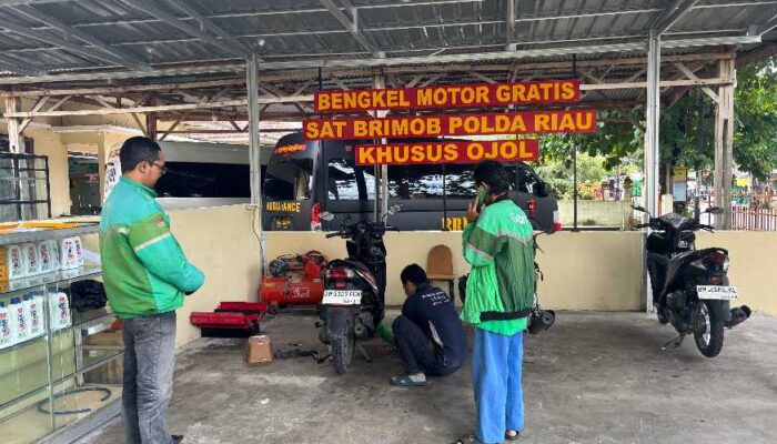 Luar Biasa! Baru Dibuka, Bengkel Gratis Brimob Riau Langsung Diserbu Puluhan Ojol