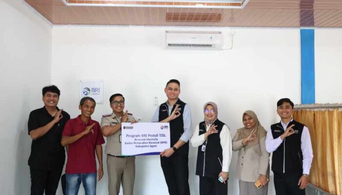 Sinergi BRI dan Kantor Pertanahan Agam: Renovasi Musholla Lewat Program TJSL