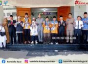 Bupati Kaur Lepas Keberangkatan 4 Calon Jemaah Haji, Tekankan Jaga Kesehatan dan Ibadah