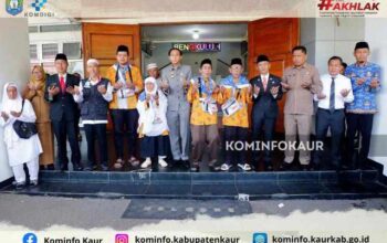 Bupati Kaur Lepas Keberangkatan 4 Calon Jemaah Haji, Tekankan Jaga Kesehatan dan Ibadah