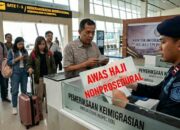 Modus Visa Non-Haji Terendus, Imigrasi Pekanbaru Tunda Keberangkatan 6 WNI di Bandara Sultan Syarif Kasim II Pekanbaru