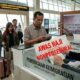 Modus Visa Non-Haji Terendus, Imigrasi Pekanbaru Tunda Keberangkatan 6 WNI di Bandara Sultan Syarif Kasim II Pekanbaru