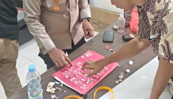 Polsek Kampar Kiri Gerebek Transaksi Narkoba di Kebun Sawit, 51 Paket Sabu Disita, Dua Pelaku Buron