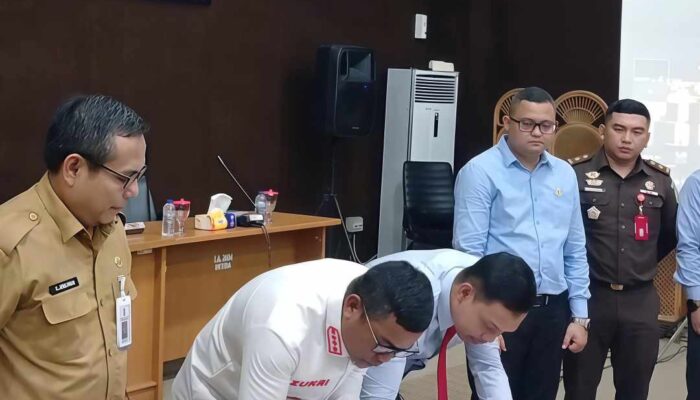 Pemkab dan Kejari Pelalawan Teken MoU Pendampingan Hukum dan Pencegahan Pelanggaran