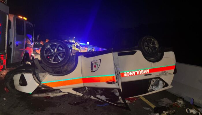 Kecelakaan Maut Ambulans vs Truk di Tol Permai: 3 Tewas, Polisi Buru Sopir Truk yang Kabur