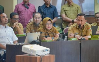 Kaya Pencitraan Minim Terobosan, Kinerja Bupati Siak Afni Z Disorot Tajam