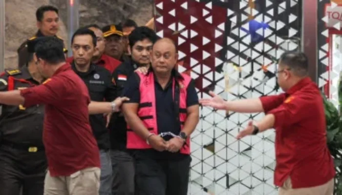 Dugaan Korupsi Program Makan Bergizi Gratis, Kejagung Tahan Mantan Kepala BGN Dadan Hindayana dkk