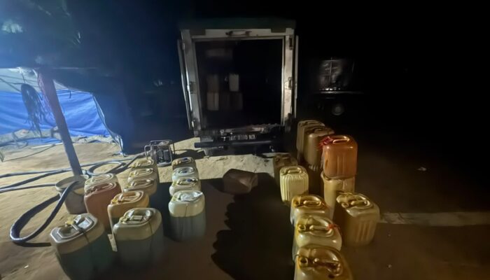 Polda Riau Sikat Mafia BBM Subsidi di Bagan Sinembah, Ribuan Liter Pertalite & Solar Disita