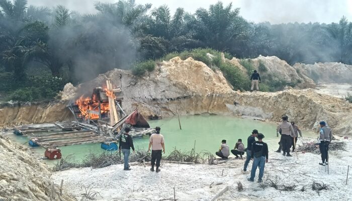 Sapu Bersih Tambang Emas Ilegal! Operasi PETI Kuantan Musnahkan 525 Rakit di Kuansing
