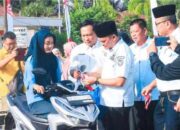 Pemkab Labuhanbatu Bagikan 300 Bendera Merah Putih, Sambut HUT ke-81 Kemerdekaan RI