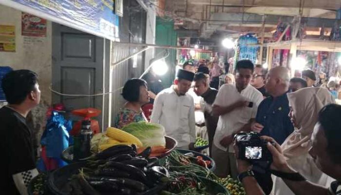 Dengar Langsung Jeritan Pedagang, Sabam Rajaguguk Turun ke Pasar Gelugur Rantauprapat